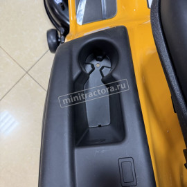 Снегоуборочный трактор Cub Cadet XT2 CC1023 25 HP + снегоотвал