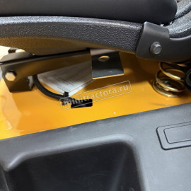 Снегоуборочный трактор Cub Cadet XT2 CC1023 25 HP + снегоотвал