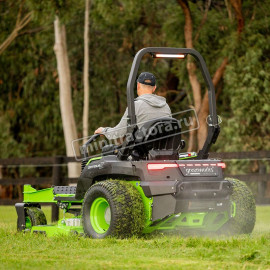 Садовый райдер Greenworks ZTC152 аккумуляторный с нулевым радиусом разворота