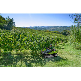 Садовый трактор Grillo Climber 8.22 для высокой травы и работы на склонах